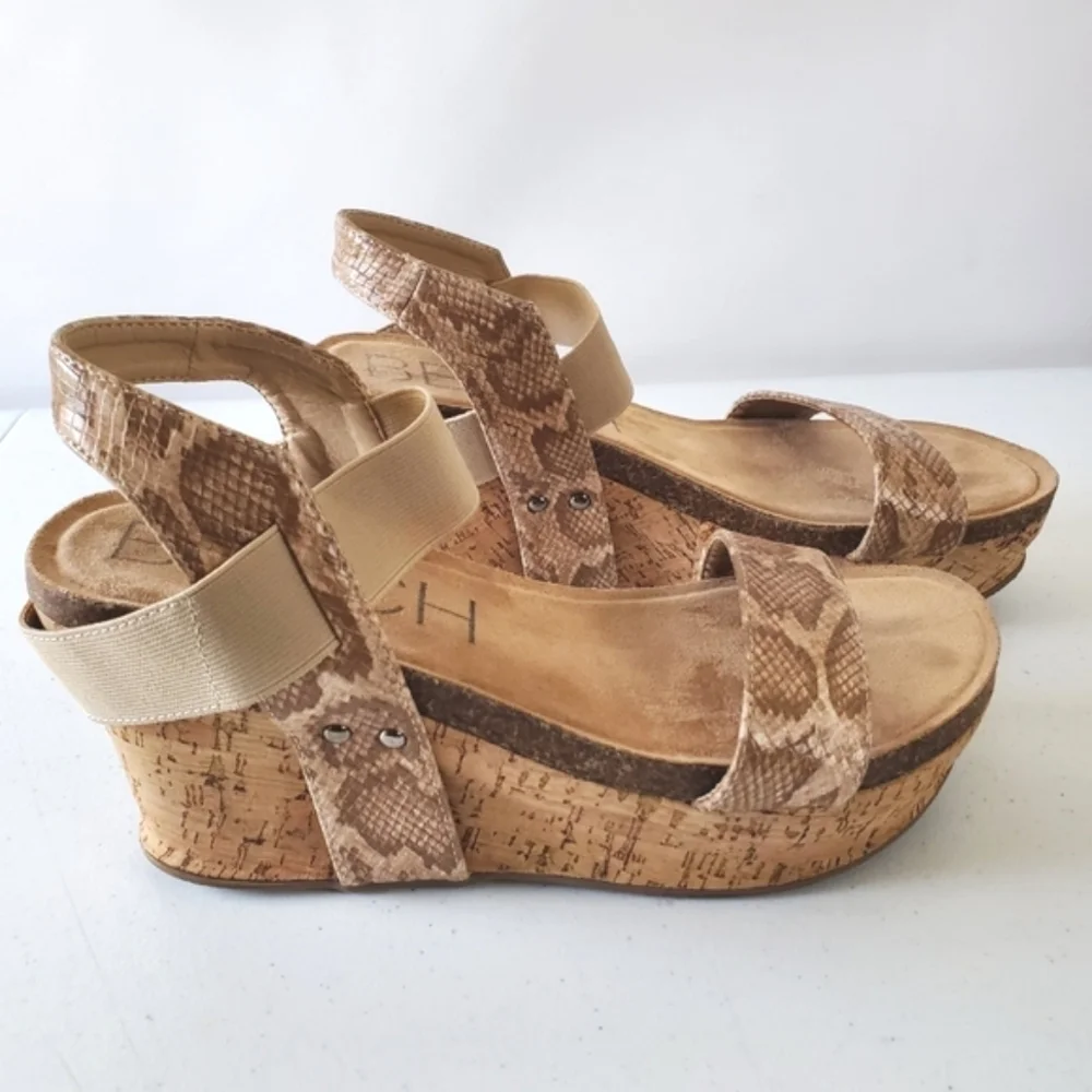 Beach by Matisse Point Break Platform Wedge Sandal Size 10 Snake Print Chunky